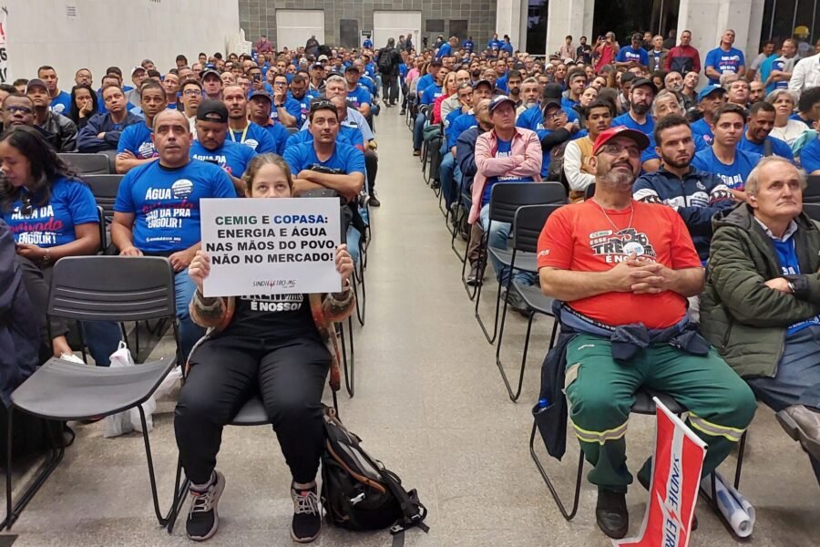 20250617_174136-scaled-900x600 Data Base 2025