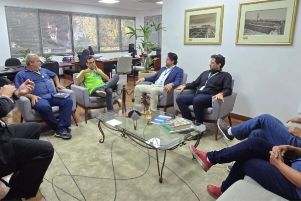 SINDICATO REÚNE-SE COM O PRESIDENTE DA COPASA E SERÃO ABERTAS AS NEGOCIAÇÕES DO ACORDO COLETIVO negociação copasa