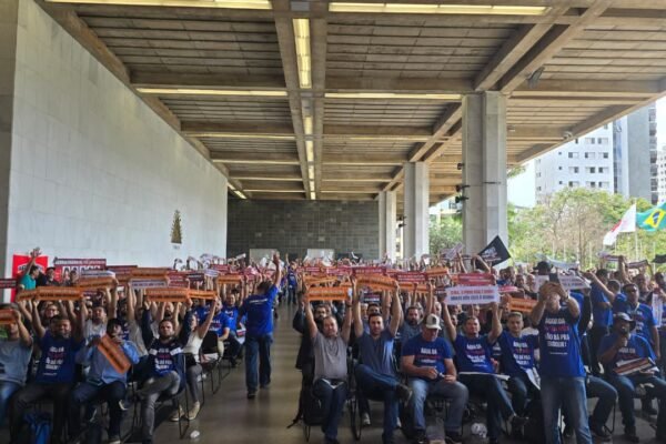 DEFESA HISTÓRICA DA COPASA E LUTA CONTRA A PEC DO CALA A BOCA